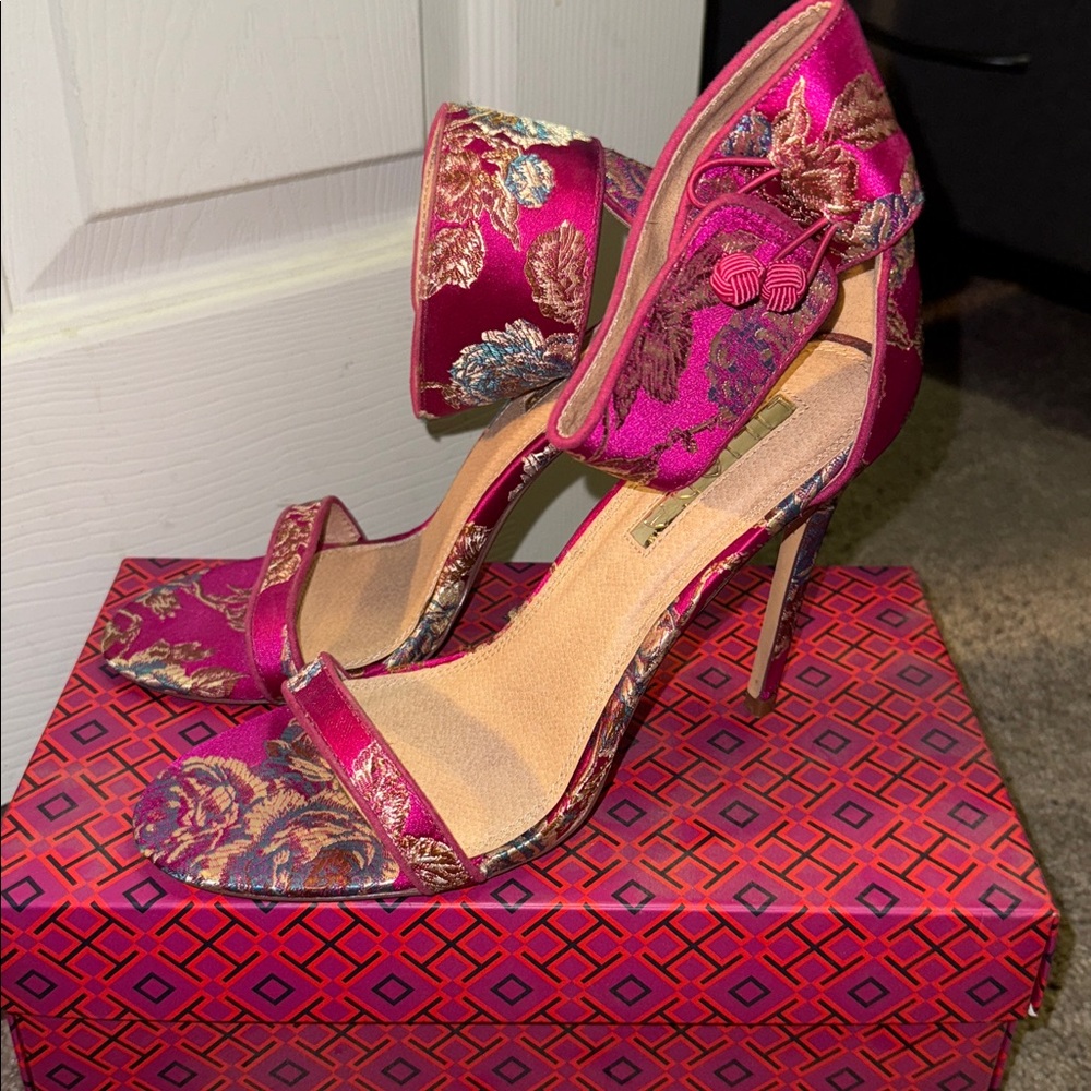 Elegant Akira Pink Floral Women's Heels